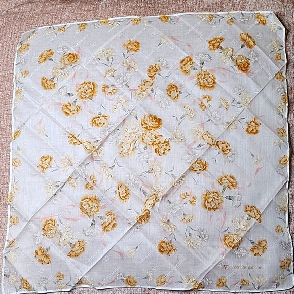 Valentino Garavani 💯 Authentic Handkerchief Cotton #14 - Picture 1 of 5